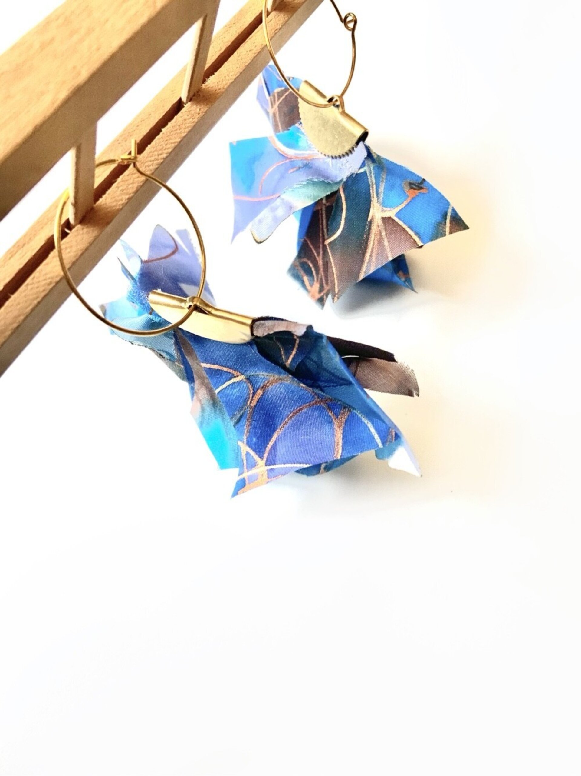 Pendientes originales divertidos azul y oro seda natural - 3