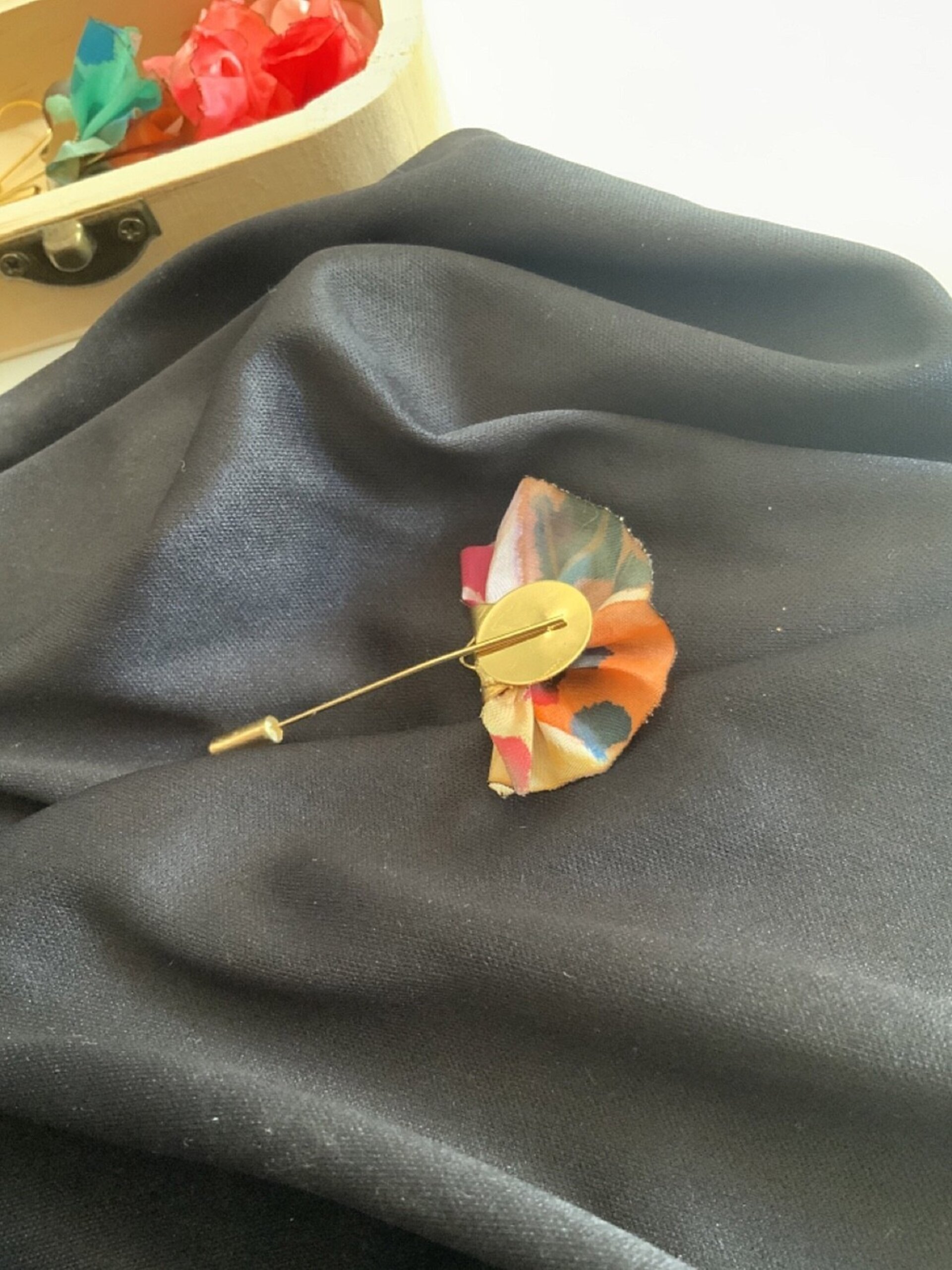 Alfiler solapa manton seda flor selva - 3
